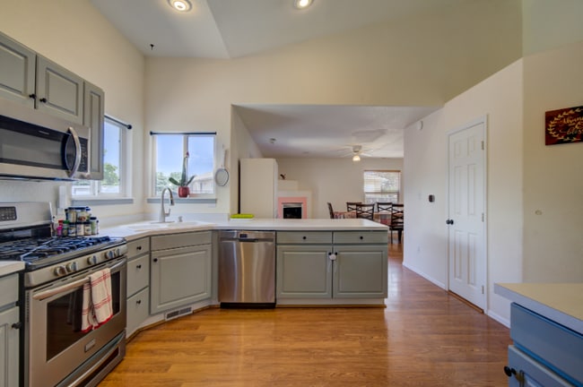 Photo - 523 W Hook Dr