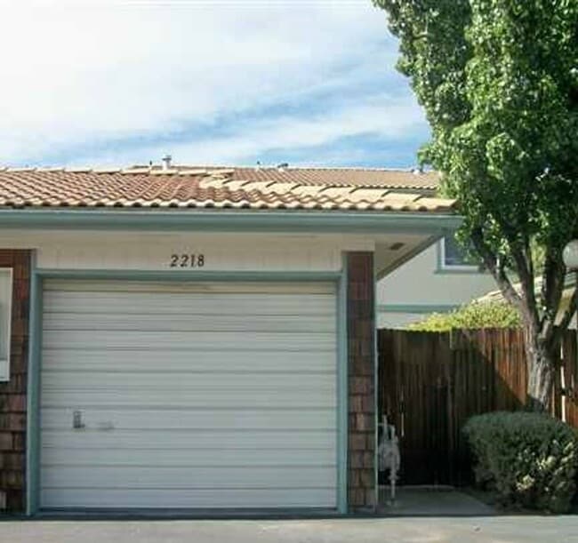 Photo - Cute Central Sparks Townhouse
