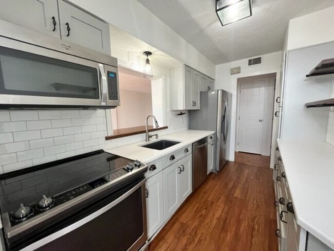 Photo - Luxury Condo at the Hampshire- 3 bedrooms,...