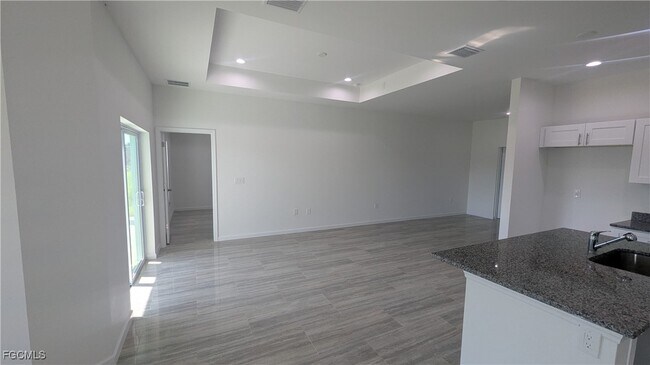 Photo - 1027 Eisenhower Blvd