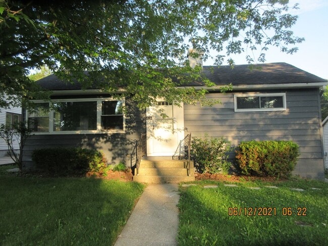 Building Photo - 2731 Stanford Ave