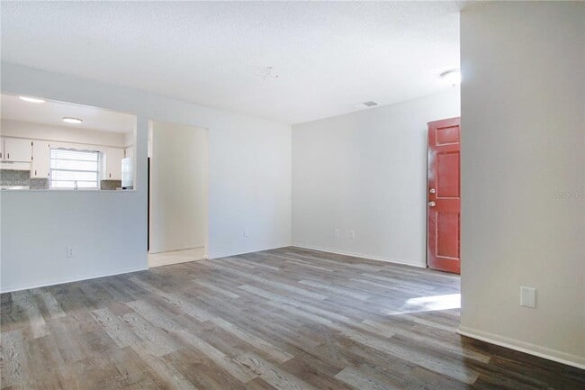 Photo - 2287 Avenue G NW