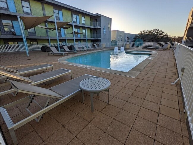 Photo - 2408 Leon St Unit 301