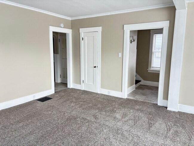 Photo - Newly Remodeled 4 Bedroom / 2 Bathroom House in the '07