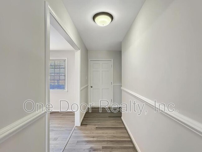 Photo - 106 Lexington Dr