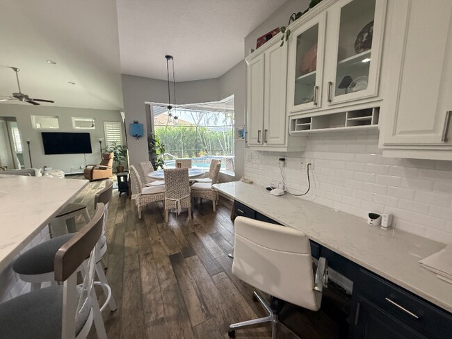 Photo - 4968 Bridgehampton Blvd