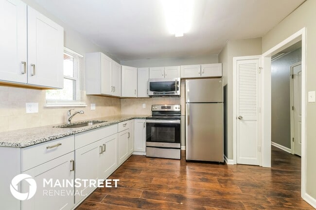 Photo - 404 SW Keystone Ct