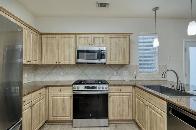 Photo - 2601 Century Park Blvd