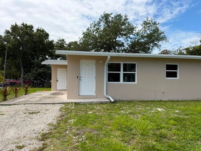 Photo - 1127 Avenue E