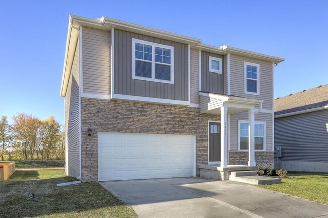 Building Photo - 1611 Maci St