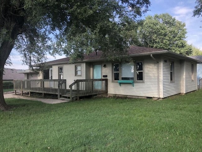 Building Photo - 3 bedroom 2 bath home for rent