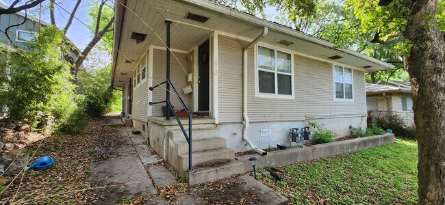 Photo - 1913 David St