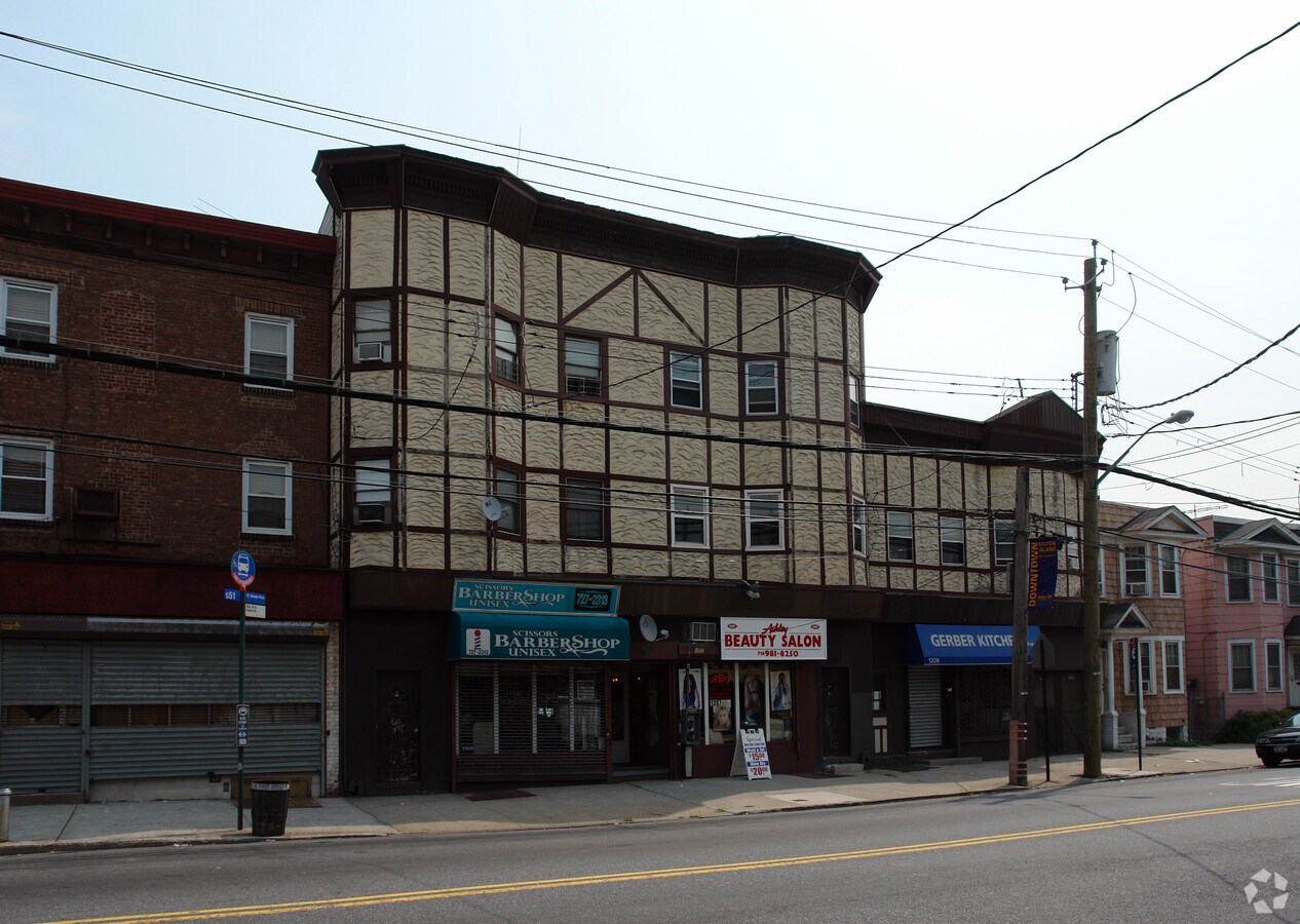 Photo - 1207 Bay St Apartment