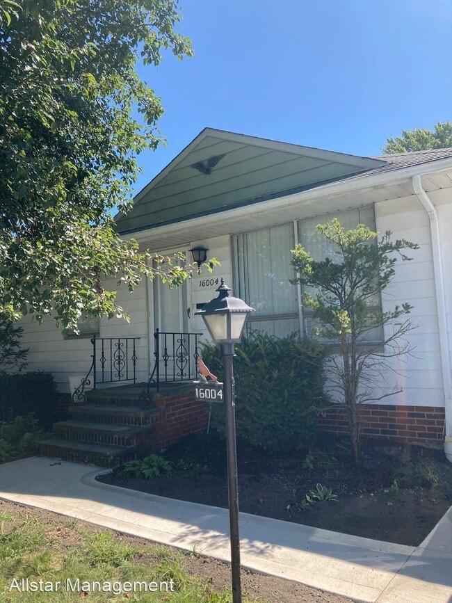 3 br, 1 bath House 16004 Northwood Ave Rental House Rental in Maple