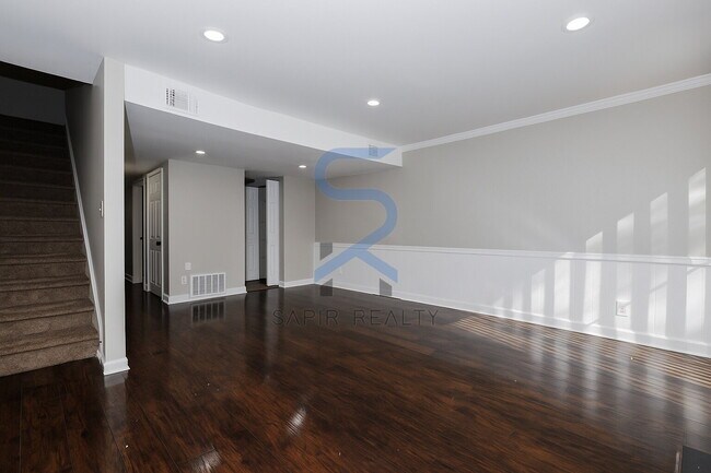 Photo - 3837 Moran Way Unidad B