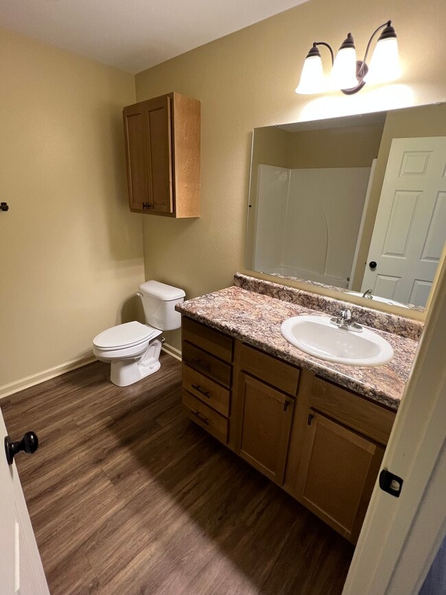 Oak Creek Apartment