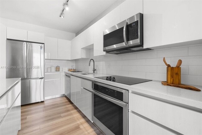 Photo - 101 Diplomat Pkwy Unit 1208