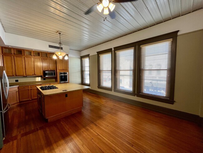 Photo - 104 W Monroe St Unidad Upper