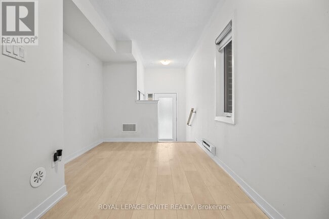 Photo - 1865 Pickering Pkwy