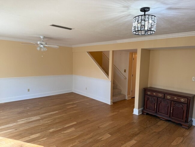 Photo - Townhome Off The Parkway With 2 Car Garage