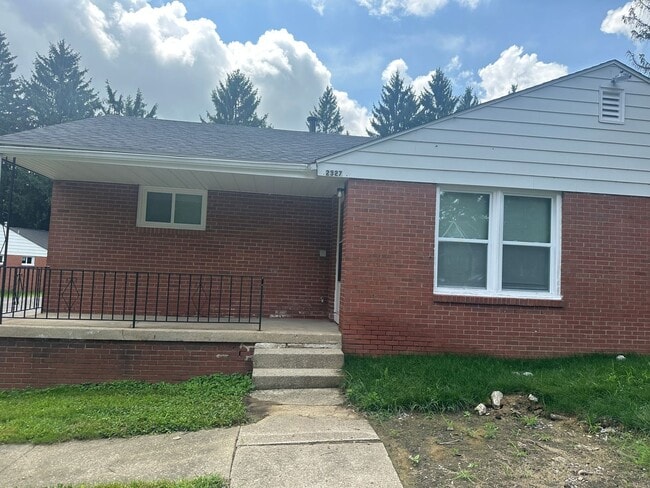 Photo - 2327 E Midlothian Blvd