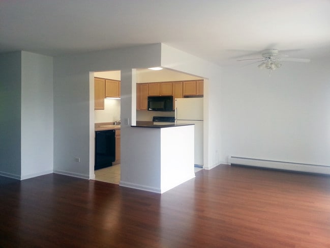 Photo - 995 S Ct of Shorewood Unit 3B
