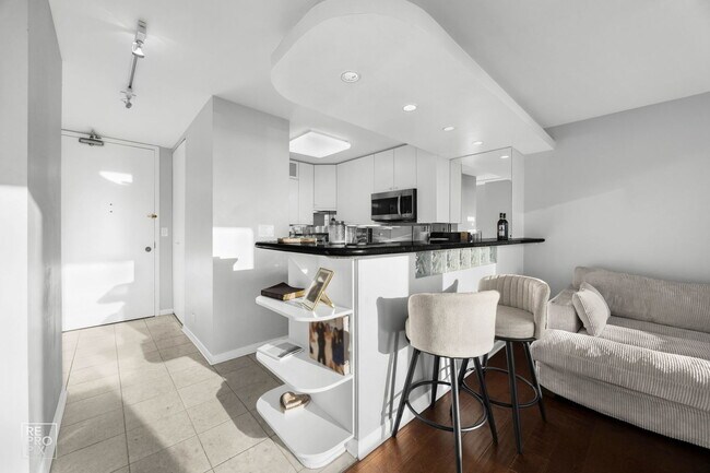 Photo - 111 E Chestnut St Unit 40D