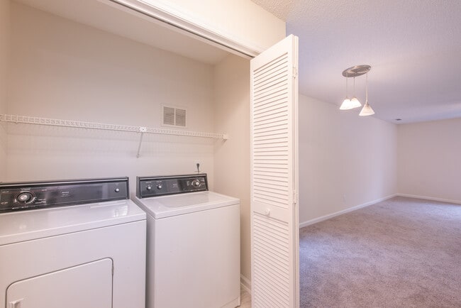 LaSalle Pointe Apartments