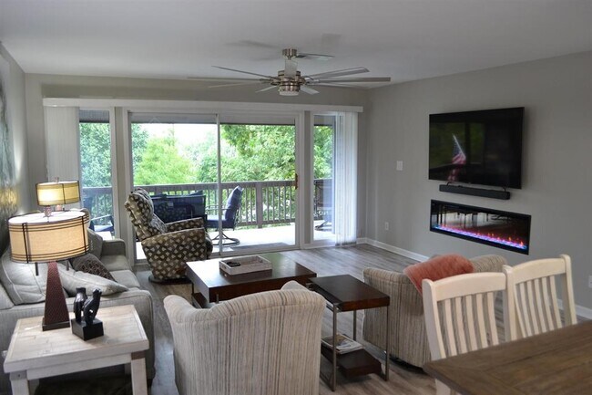 Photo - 200 Hamilton Oaks Dr