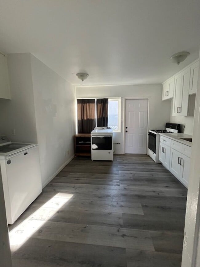 Photo - Iroquois Avenue Unit 4841