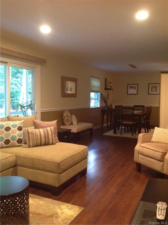 Photo - 144 Doxbury Ln