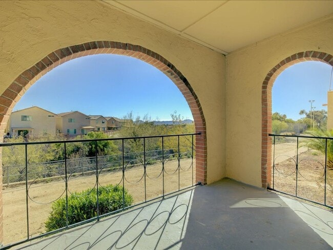 Building Photo - Now accepting pets, with homeowner approval. Unit 608