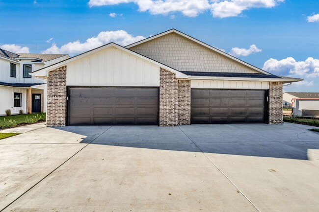 Building Photo - Auburn Villas - 3 Bedroom 2 Bathroom Molly
