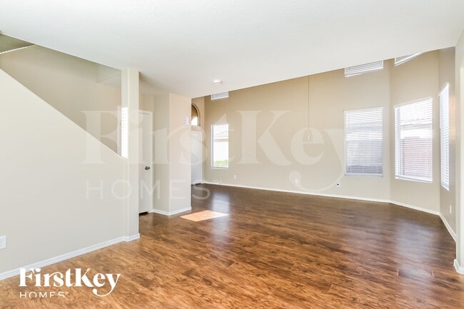 Photo - 4332 E Windsong Dr