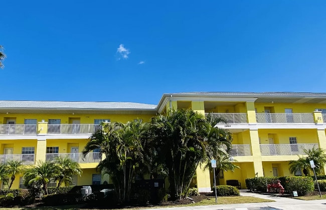 Building Photo - 2060 Willow Hammock Cir Unit 305