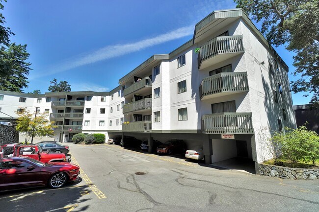 Photo - 1000 Mckenzie Av