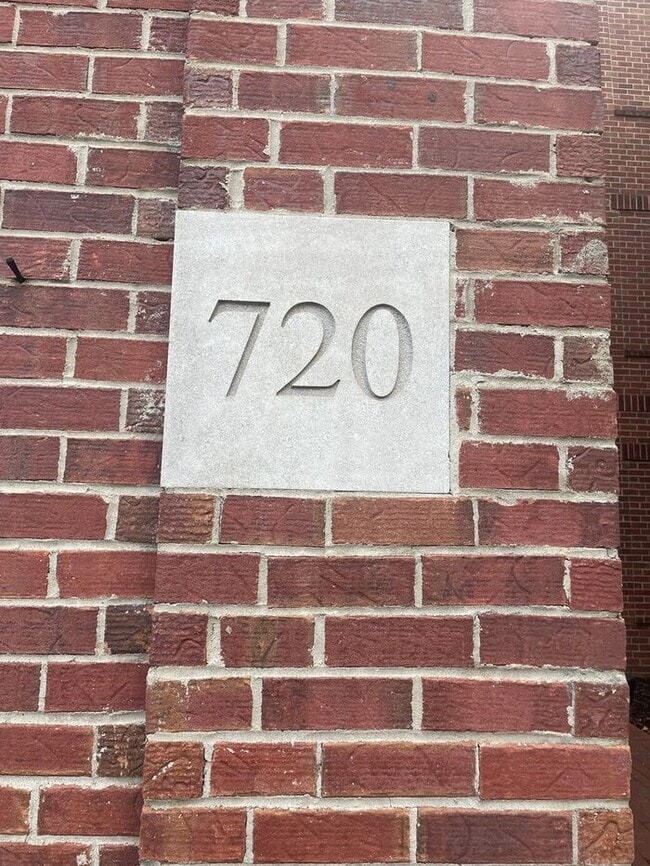 Photo - Studio w/ In-Unit Laundry near Tom Lee Park