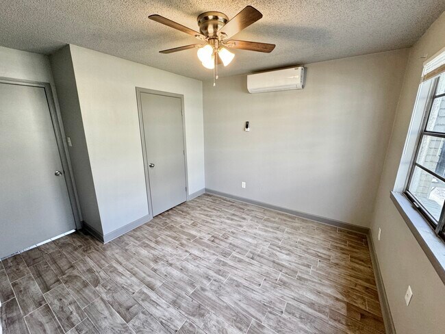 Melrose Court Apartments
