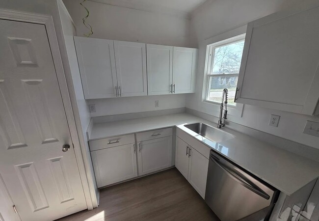 Photo - 572 2nd St