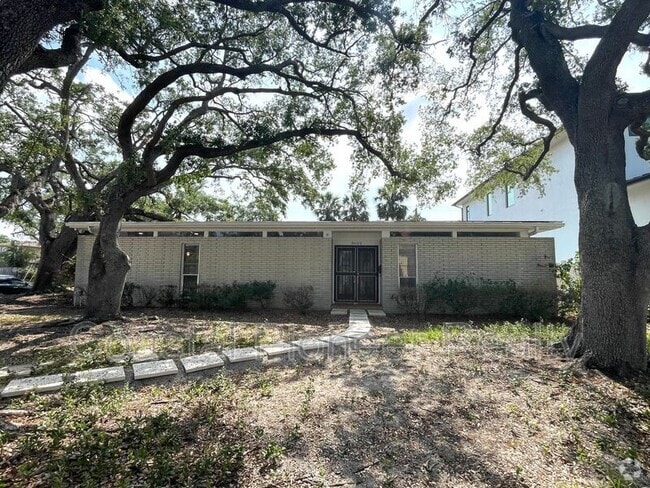 Building Photo - 3602 S Beach Dr Rental