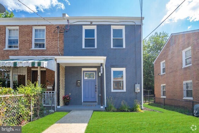 Building Photo - 4725 B St SE Rental