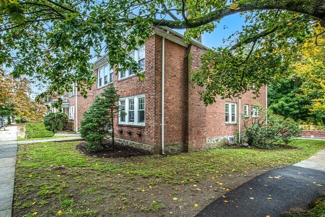 Building Photo - 3 Portina Rd