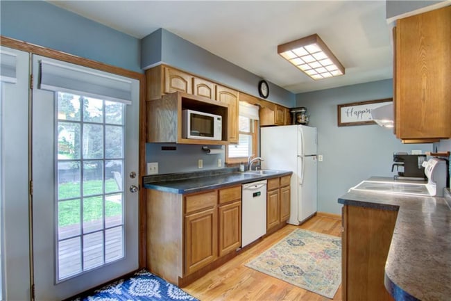 Photo - 2944 Uranus Ave