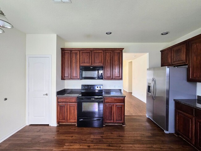 Photo - 2113 Woodhaven Dr