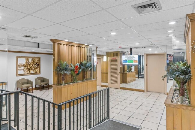 Photo - 4166 Inverrary Dr