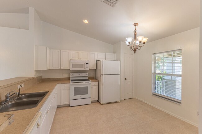 Photo - Charming 3 Bedroom 2 Bathroom Home in Lehi...