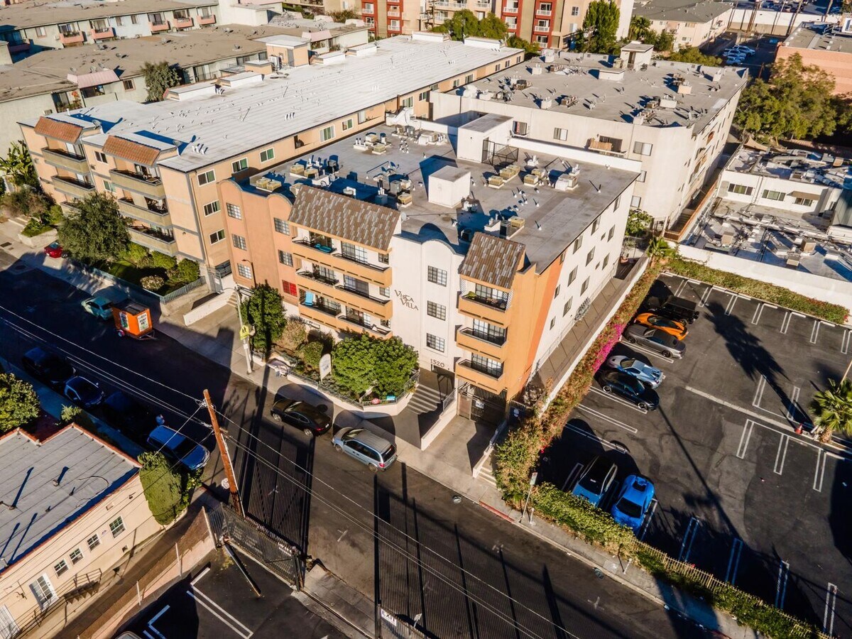 Vista Luxury Investments, LLC - Vista Luxury Investments, LLC