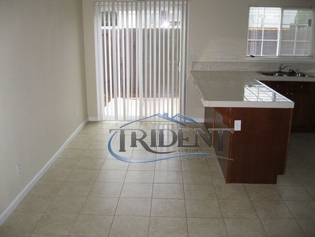 Photo - 3 bedroom, 2 1/2 bath halfplex/townhouse
