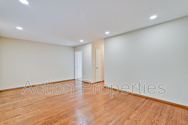 Photo - 1575 California St