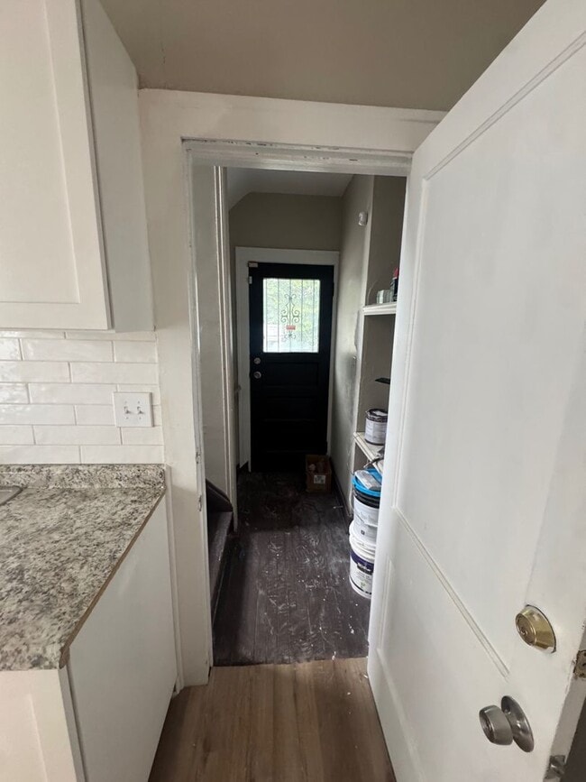 Photo - 395 E 149th St Unidad Up